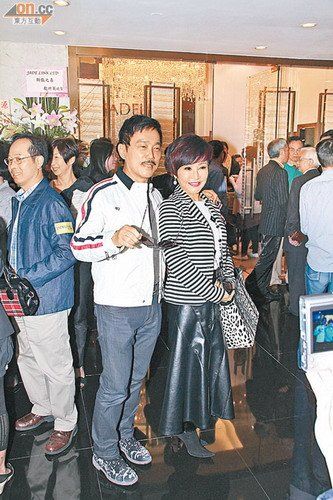 谭咏麟赞许冠英独特 自曝留传家宝给未来儿媳  第2张