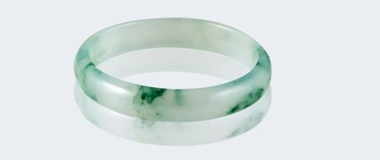 怎么鉴别翡翠注色第三届尚品美玉拍卖会8月3日举槌  第2张