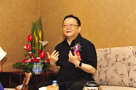 翡翠雕刻过程听王刚讲翡翠的故事