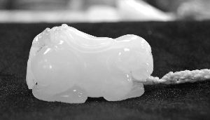 玉佩和玉坠鉴藏小窍门  第3张