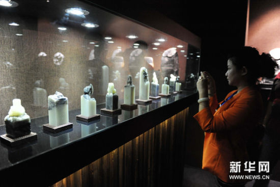 翡翠招财貔貅吊坠中国海派玉雕艺术大展开幕  第2张