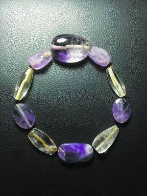 腕间流转的玉珠  第3张