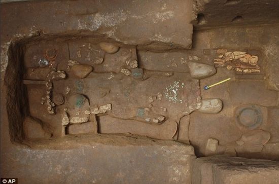 探秘玛雅皇家墓穴：塞满玉石珠宝  第3张