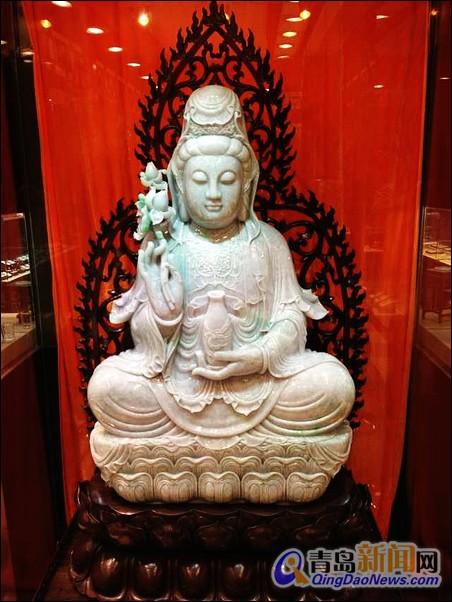 青岛稀世翡翠观音亮相三石珠宝  第3张