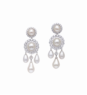 翡翠手镯人作用与功效珠宝拍卖：尖货与好货撑场  第4张