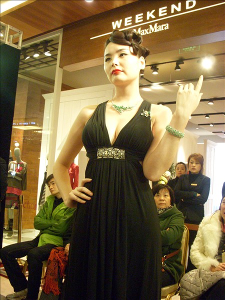 翡翠玉石在五行中属性仁和珠宝2012顶级奢华珠宝展之翡翠人生耀世登场  第4张