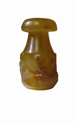 白底黄翡翠玛瑙艺术品最大的特点在于其颜色的多样  第3张