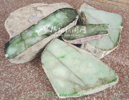翡翠冰种和冰糯种哪种价值更高阳美翡翠玉雕：百年玉缘 贵雅天下【组图一】  第3张