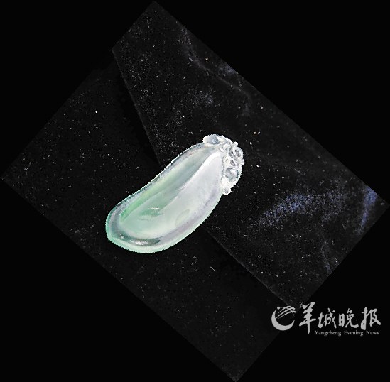 翡翠价值判断有标准“立观音”不如“坐观音”(组图)  第3张