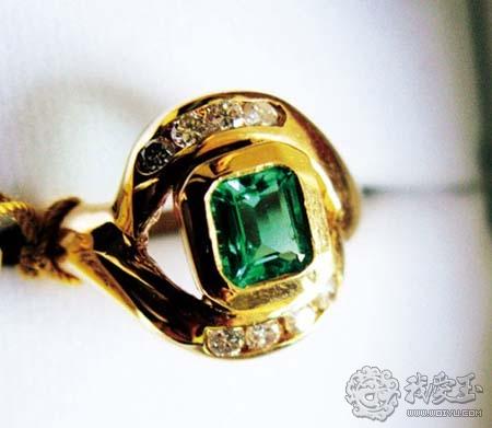 老翡翠手镯能带吗哥伦比亚祖母绿：祖母绿的魔力