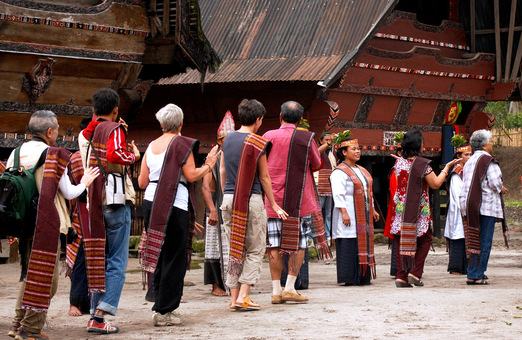 粉红翡翠原石图片11月16日平度举办首届“钻石翡翠厂价展销会” 仅限周六、周日2天  第5张