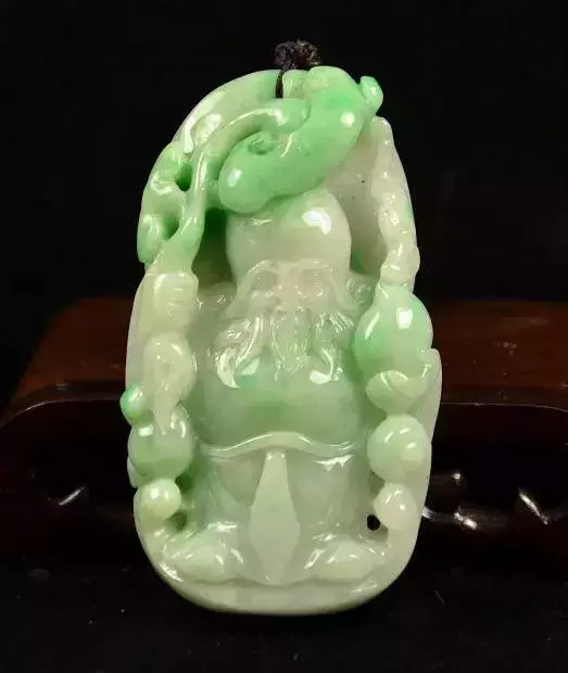 正阳绿、秧苗绿、奶奶绿、晴水绿，翡翠有多少种绿？  第20张