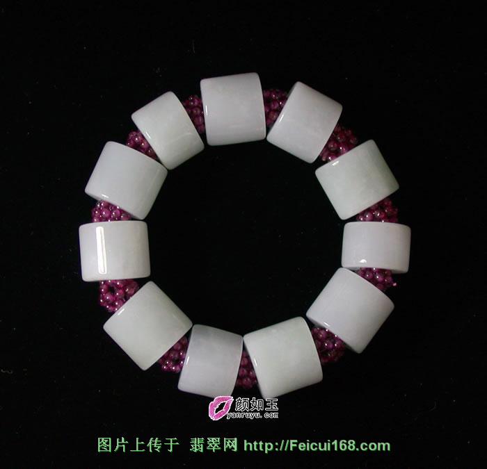 玻璃种翡翠里有纹路吗一丝清凉 翡翠饰品欣赏（图一）  第4张