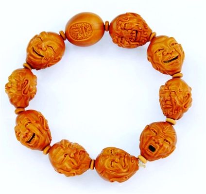 胡小兰核雕艺术作品赏析：不远千里嫁舟山  第2张