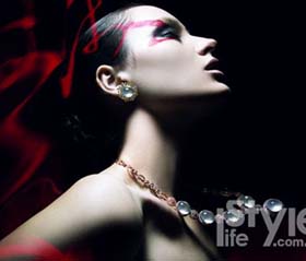 翡翠关公吊坠多少钱玻璃种翡翠 惊鸿一瞥  第2张