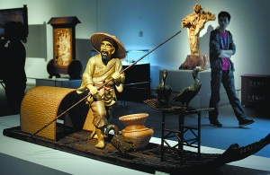 翡翠原石图片赌石场口千件民族工艺珍品国博首展 翡翠玉雕“含香聚瑞”花熏成为双年展的重头戏  第3张
