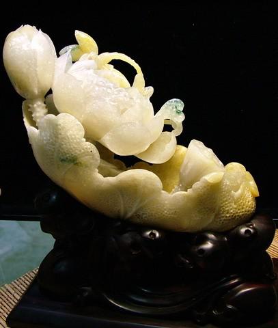 翡翠莲花的雕刻寓意  第12张