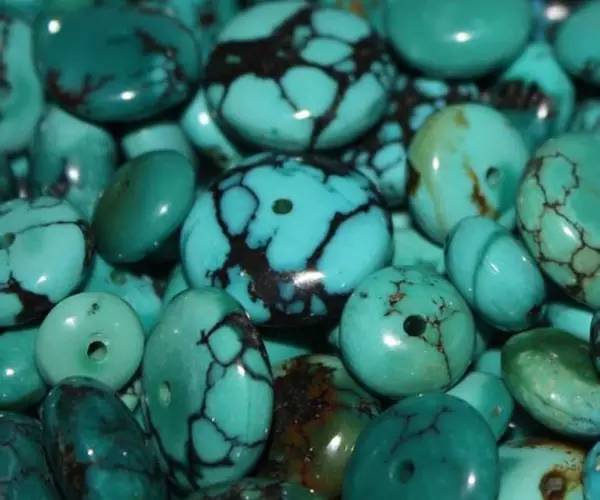 翠绿翡翠原石绿松石鉴别，有这一篇就够了！  第9张