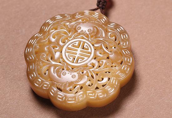 佩戴香囊 步步生香：北京正道拍卖的那些玉雕香囊