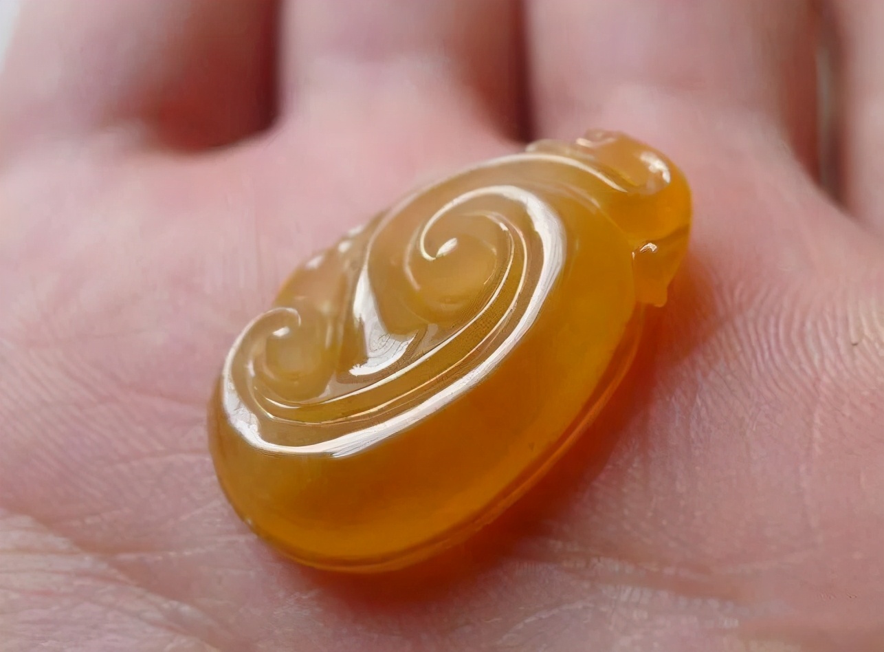 缅甸翡翠铁龙生翡翠知识——你对黄翡了解多少？  第1张