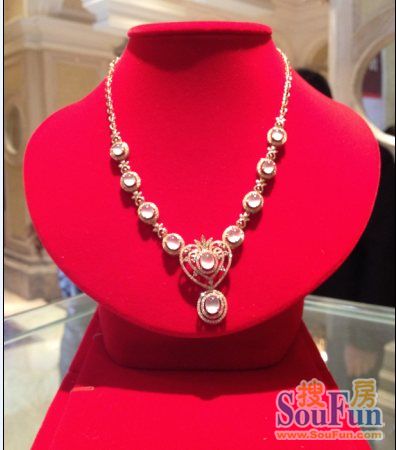 翡翠挂件图片及价格千万翡翠迎新春 高僧祈福贺新年  第1张