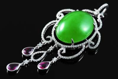 菜百的翡翠手镯伊能静戴百万翡翠展风韵  第6张