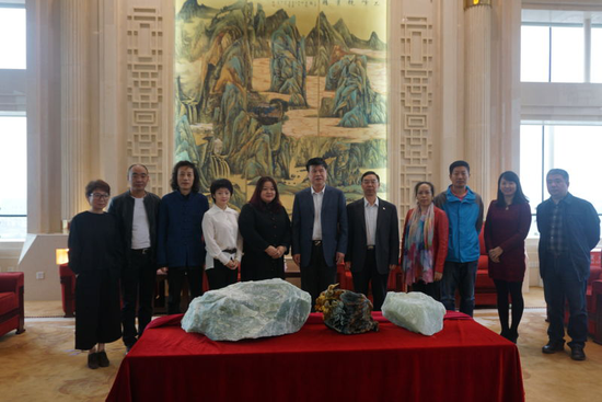 瑶池?莹玉被中国地质博物馆永久收藏