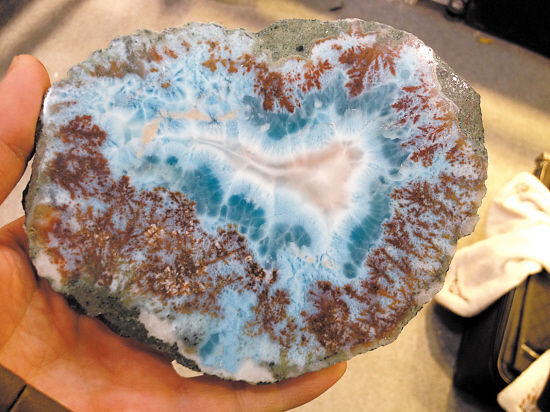 翡翠原石仔料海纹石收藏百科：Larimar  第3张