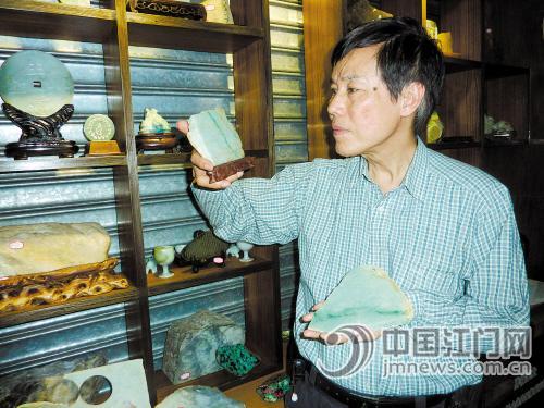 玉石工艺品店翡翠九如摆件 精美玉器给人以美的享受  第3张