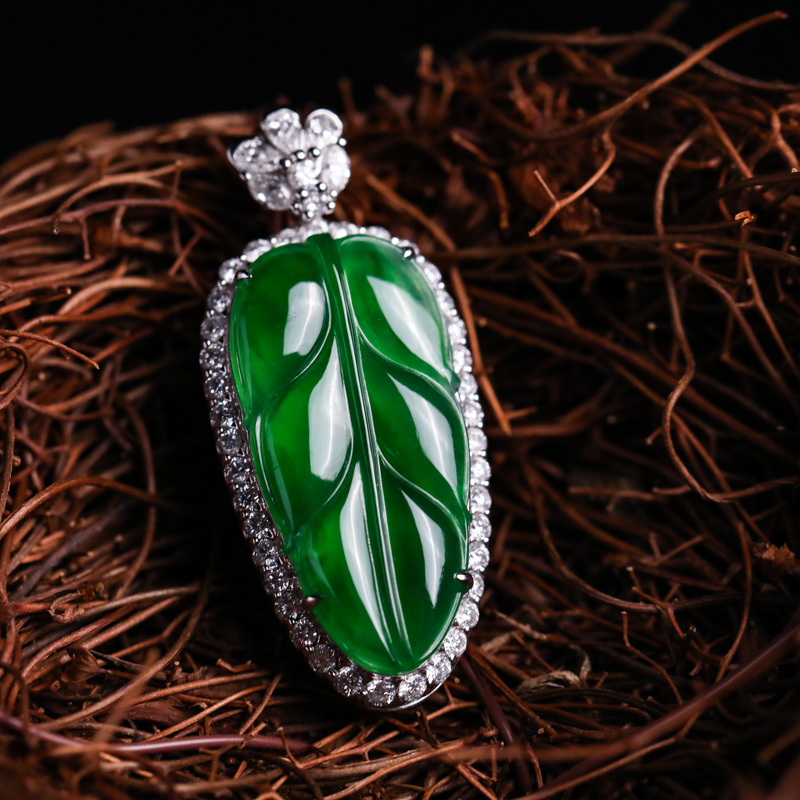 绿色的翡翠为什么变幻多端，等级不同，有这些重要的因素存在  第2张