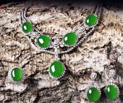 真翡翠手镯多少钱东方晓鸣珍藏翡翠精品欣赏  第1张