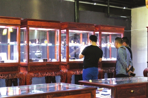 玉雕市场抱团取暖何枝可依  第1张