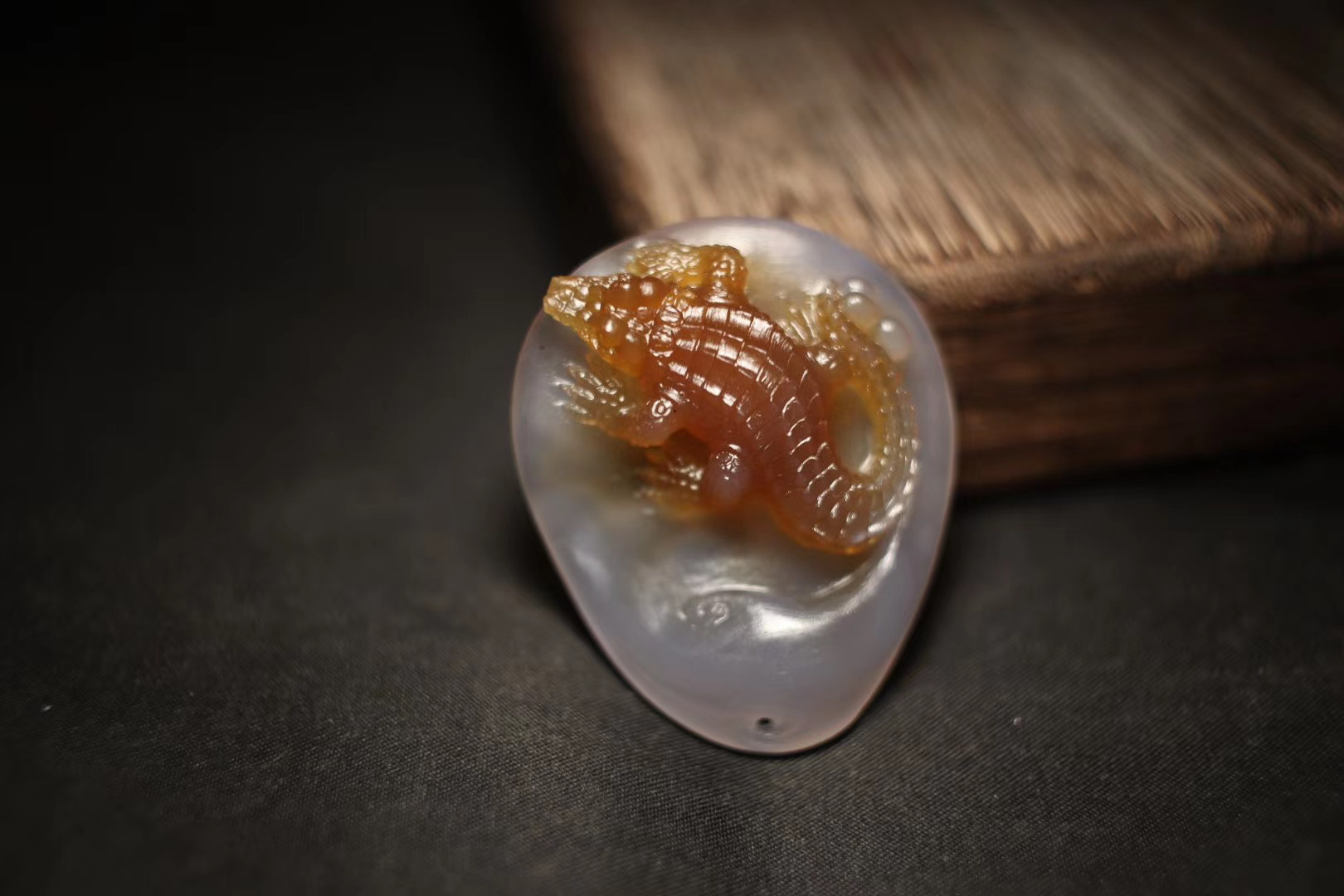 阿拉善沙漠上的糖心玛瑙，雕刻之后太有意思了，真想一口吃掉  第20张