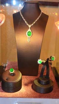 扬州翡翠城二手房价格华润翡翠珍品展亮相天鹅湖大酒店 价值3亿元翡翠最给力(图)  第2张