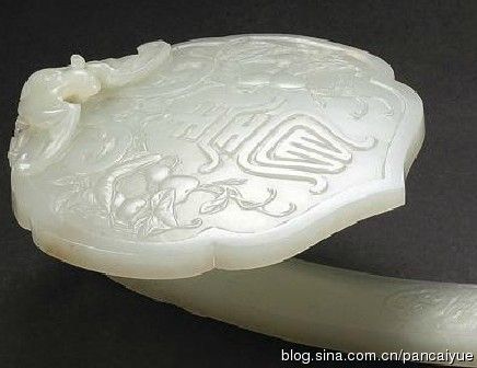 麻蒙黑乌沙翡翠原石图保利香港春拍乾隆玉如意估价很合理  第2张