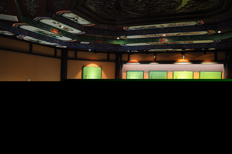 a货三色翡翠手镯价格瑞丽珠宝翡翠博物馆即将开放  第5张