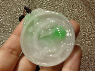 马牙种翡翠挂件【欢欢翠屋】精品翡翠欣赏  第2张