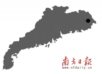 是翡翠手镯点石成金的阳美玉都(组图)  第2张