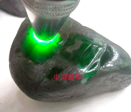 翡翠原石成为了投资新贵(组图)  第2张