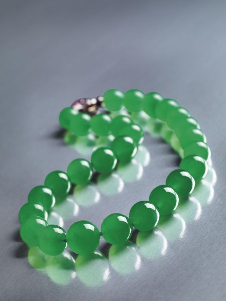 高档翡翠手镯苏富比珠宝总成交连续第三年创新高  第3张