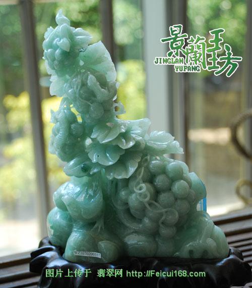 翡翠原石拿的手上压手翡翠绝世珍品欣赏(图二十六)  第2张