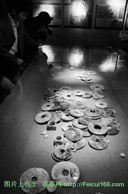 翡翠原石毛料开料图片良渚出土玉器精品首次面向观众(图)