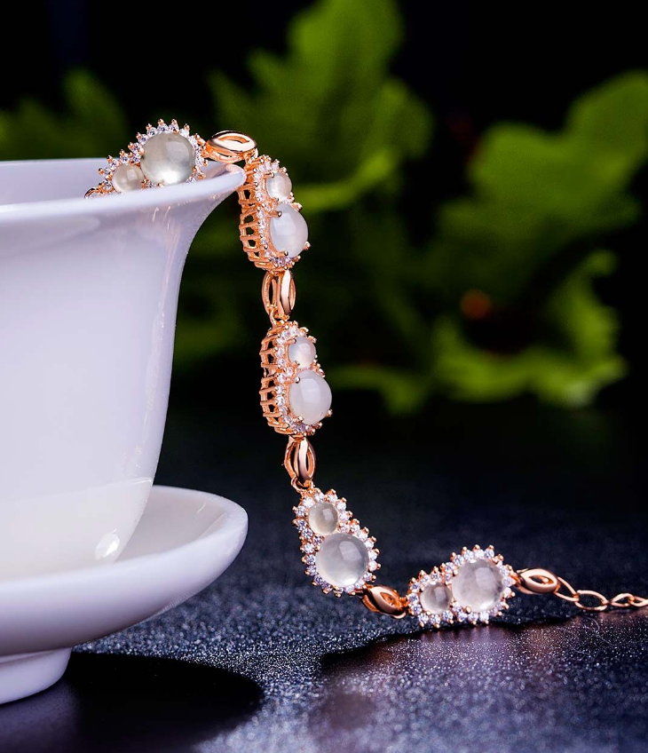 2021年是买翡翠的好时机吗？  第2张