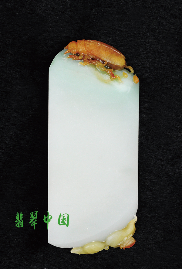 美女戴翡翠手镯图张祥伟 潜心创作塑造传神玉雕  第2张