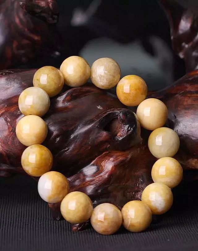 黄翡有什么特别之处？天然黄翡的价格如何？  第8张