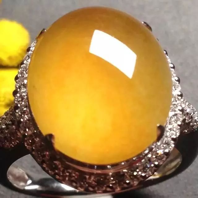 黄翡有什么特别之处？天然黄翡的价格如何？  第3张