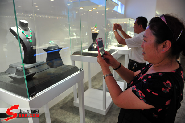 价值近百亿翡翠精品亮相太原（多图）  第7张