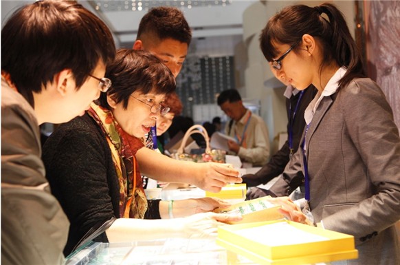 玉翠山庄“斑斓”惊艳亮相上海珠宝展  第2张