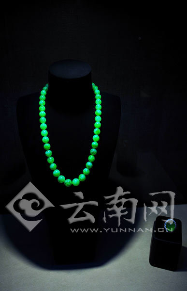 北京 翡翠手镯加工UONE珠宝高端翡翠奢华亮相昆明国际珠宝展  第1张