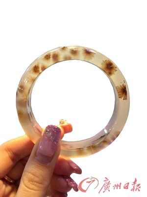 微商卖珠宝低档货居多  第2张